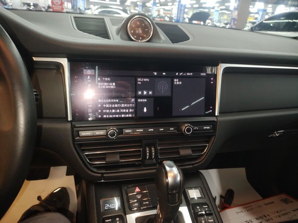 Porsche Macan 2021, 63600 км, за 34840 USD - фото 12