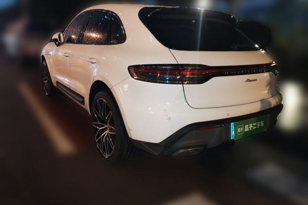 Porsche Macan 2023, 35100 км, за 49028 USD