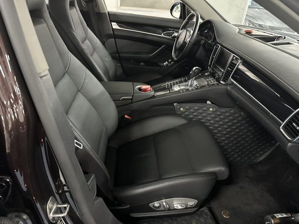 Porsche Panamera 2014, 167000 км, за 29087 USD
