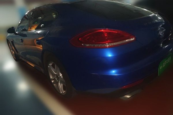 Porsche Panamera 2016, 61100 км, за 31523 USD