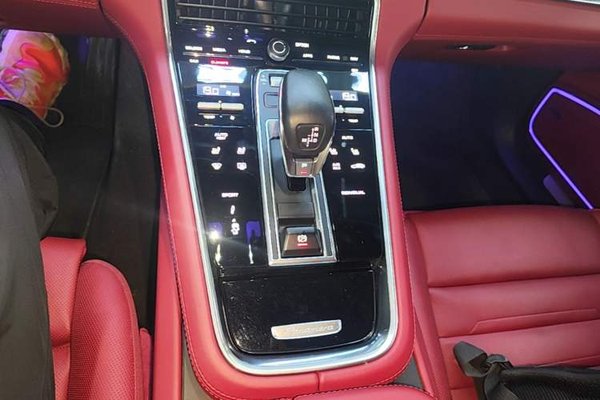 Porsche Panamera 2019, 51900 км, за 74269 USD - фото 16