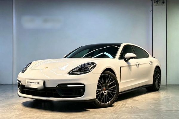 Porsche Panamera · 2023 год