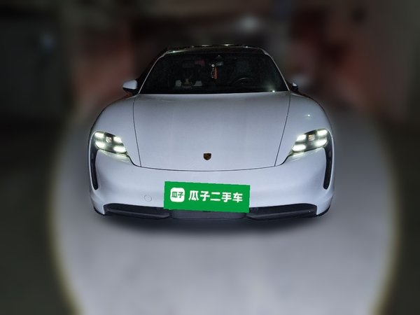 Porsche Taycan 2020, 83400 км, за 58769 USD