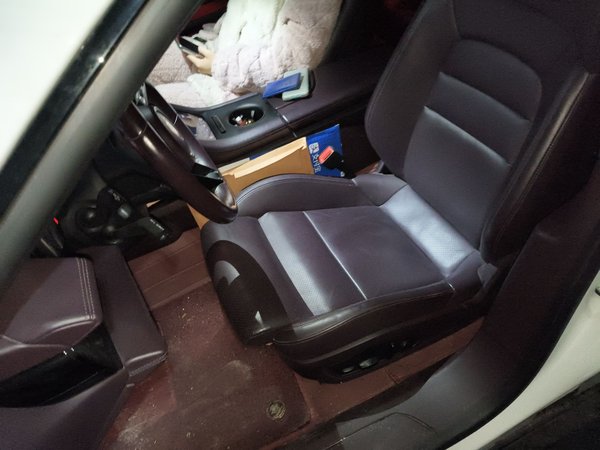 Porsche Taycan 2020, 83400 км, за 58769 USD - фото 10