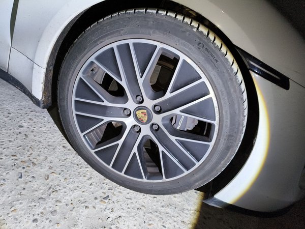 Porsche Taycan 2020, 83400 км, за 58769 USD