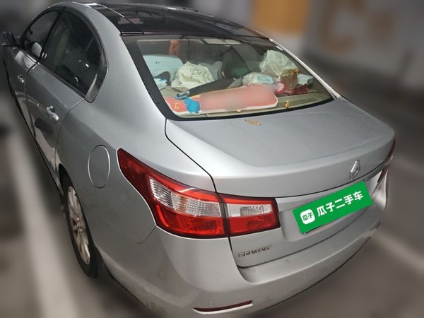 Renault Latitude 2011, 103600 км, за 4075 USD