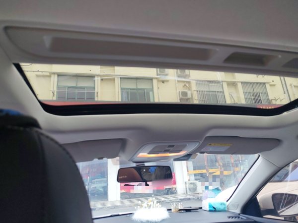 Roewe i5 2020, 12600 км, за 5579 USD - фото 19