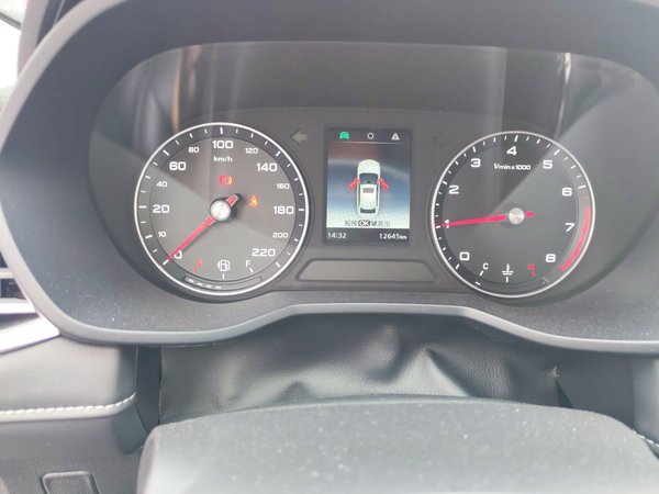 Roewe i5 2020, 12600 км, за 5579 USD - фото 13