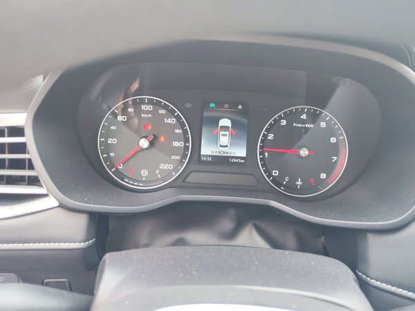 Roewe i5 2020, 12600 км, за 5579 USD - фото 12