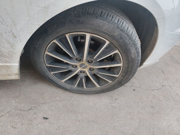 Roewe i5 2021, 39200 км, за 6882 USD - фото 7