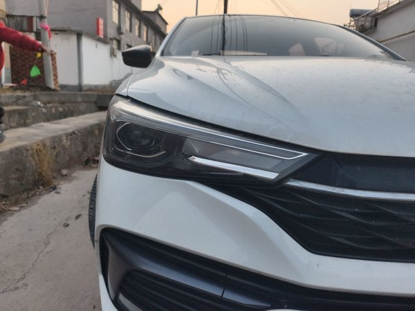 Roewe i5 2021, 39200 км, за 6882 USD