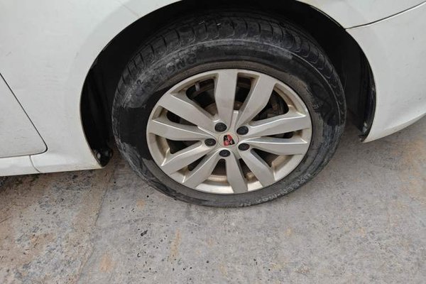Roewe 350 2015, 69700 км, за 2528 USD - фото 8