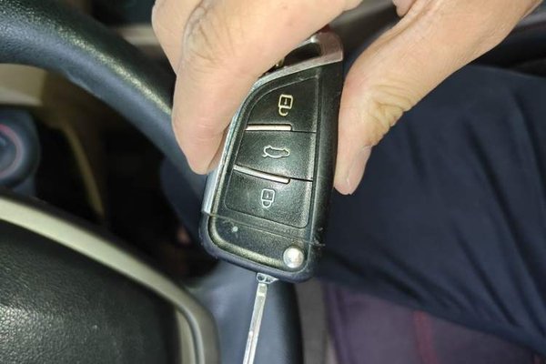 Roewe 350 2015, 69700 км, за 2528 USD - фото 9
