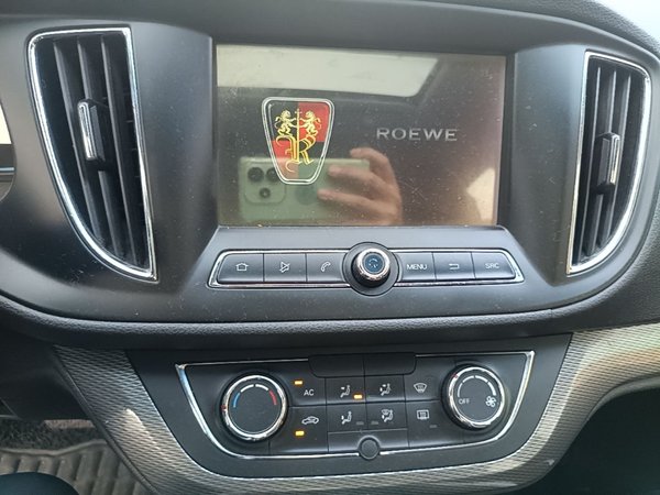 Roewe 360 2015, 57800 км, за 4020 USD