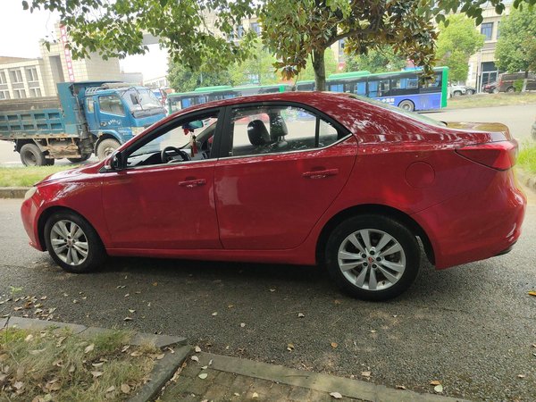 Roewe 360 2015, 92200 км, за 4529 USD