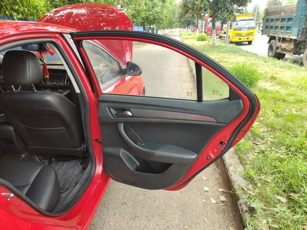 Roewe 360 2015, 92200 км, за 4529 USD - фото 25