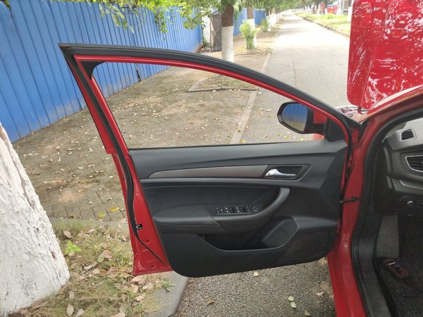 Roewe 360 2015, 92200 км, за 4529 USD - фото 26