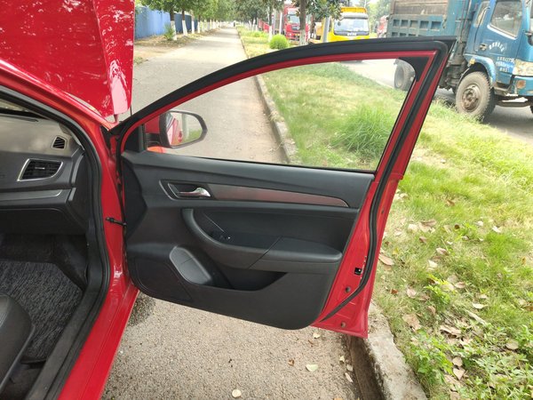 Roewe 360 2015, 92200 км, за 4529 USD - фото 24