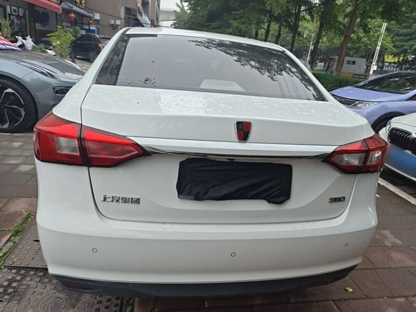 Roewe 360 2015, 125500 км, за 4117 USD