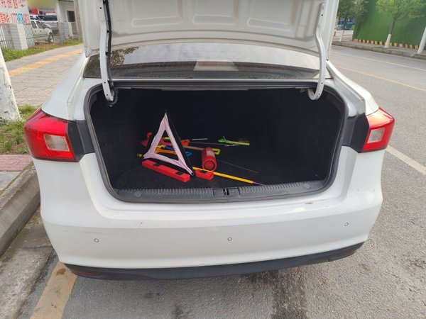 Roewe 360 2015, 86600 км, за 4158 USD - фото 18