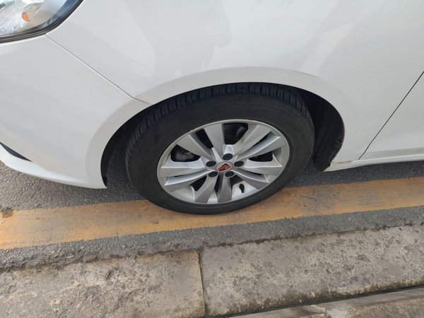 Roewe 360 2015, 86600 км, за 4158 USD - фото 9
