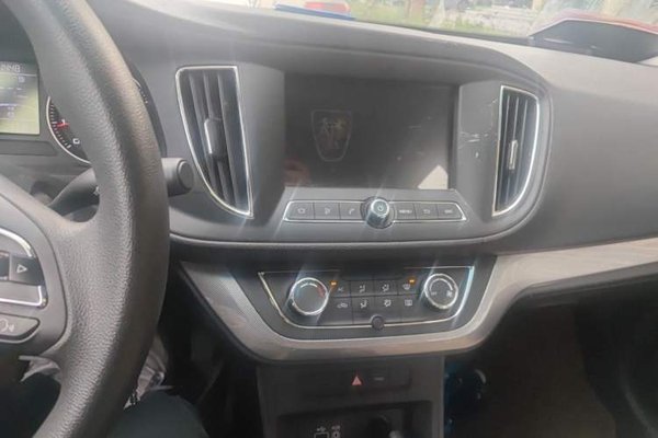 Roewe 360 2018, 33200 км, за 4149 USD - фото 10