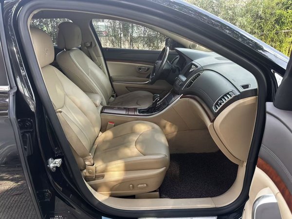 Roewe 950 2015 1.8T Luxury Edition, 2015 года