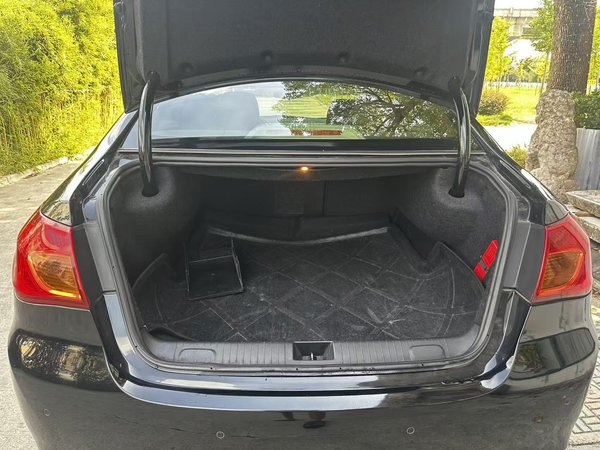 Roewe 950 2015, 84900 км, за 4938 USD - фото 17