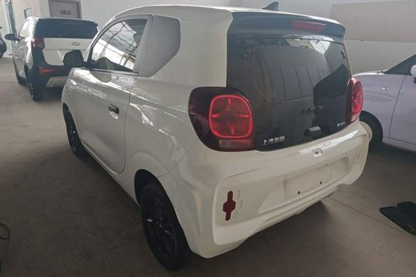 Roewe Clever 2022, 27100 км, за 6058 USD