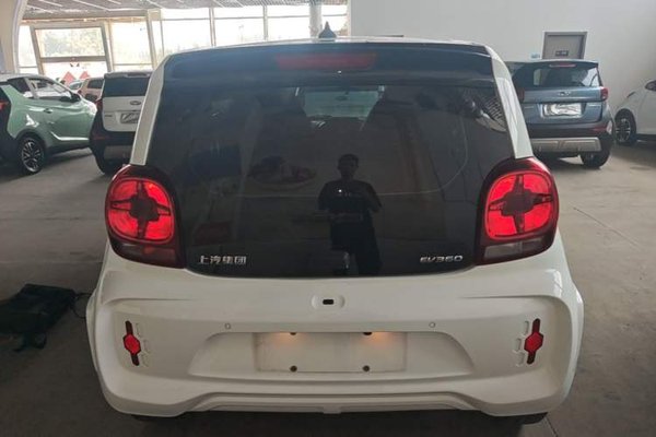 Roewe Clever 2022, 27100 км, за 6058 USD