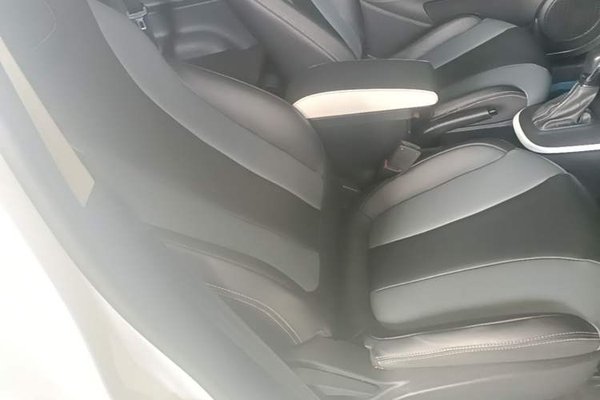 Roewe Clever 2022, 35100 км, за 6257 USD - фото 23