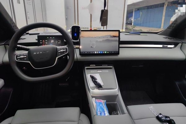 Roewe D6 2025, 6800 км, за 12012 USD - фото 6