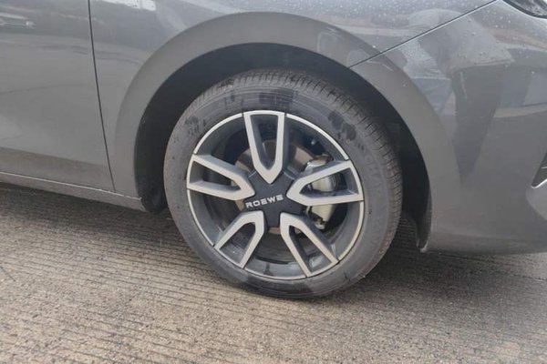 Roewe D6 2025, 6800 км, за 12012 USD
