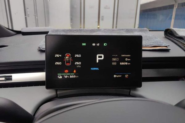 Roewe D6 2025, 6800 км, за 12012 USD - фото 8