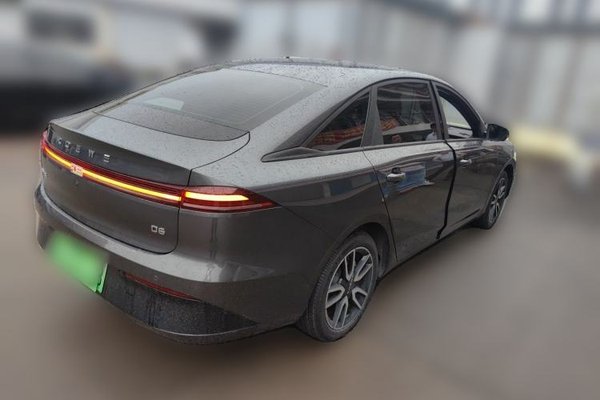 Roewe D6 2025, 6800 км, за 12012 USD