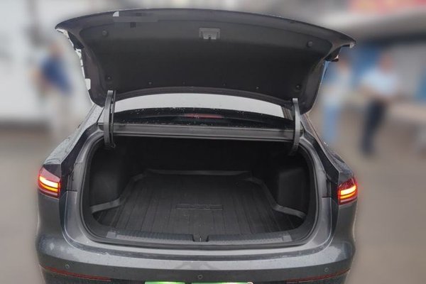 Roewe D6 2025, 6800 км, за 12012 USD - фото 16