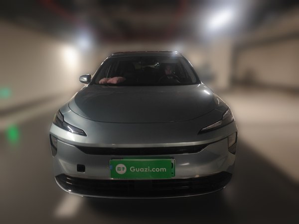 Roewe D6 2025, 15000 км, за 11805 USD