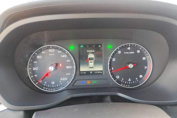 Roewe i5 2019, 53700 км, за 6172 USD - фото 15