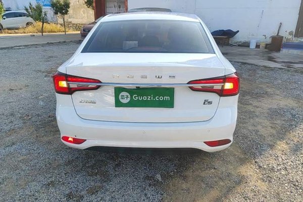 Roewe i5 2019, 53700 км, за 6172 USD