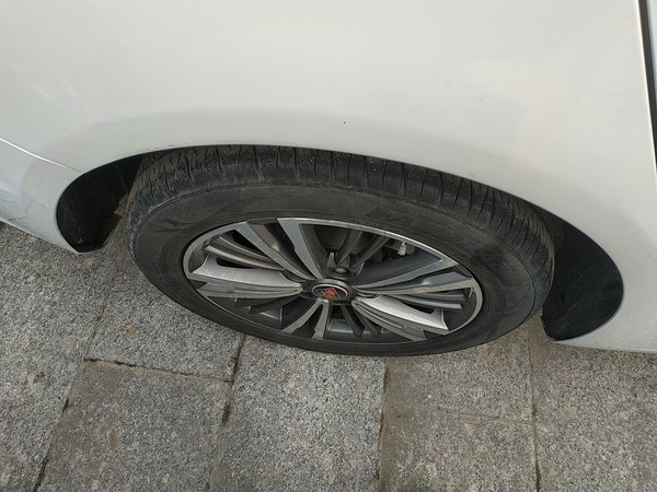 Roewe i5 2019, 79600 км, за 4613 USD - фото 25