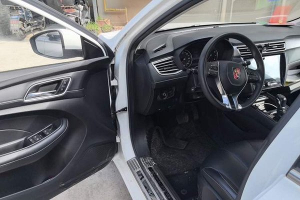 Roewe i5 2019, 83900 км, за 5219 USD - фото 13
