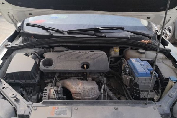 Roewe i5 2019, 83900 км, за 5219 USD - фото 17