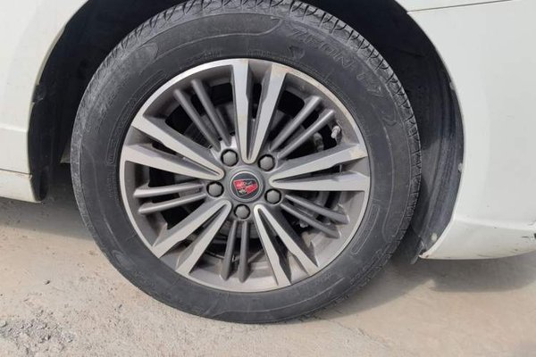 Roewe i5 2019, 83900 км, за 5219 USD
