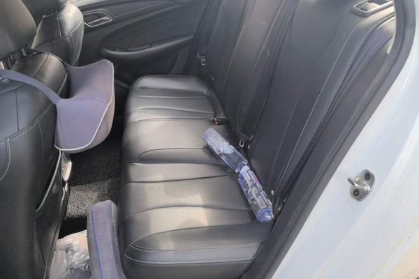 Roewe i5 2019, 83900 км, за 5219 USD - фото 14