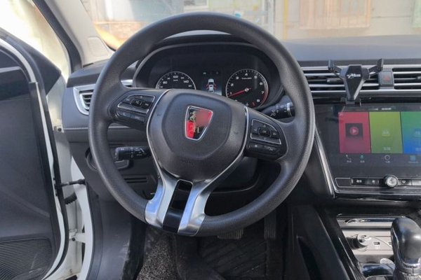 Roewe i5 2019, 83900 км, за 5219 USD - фото 7