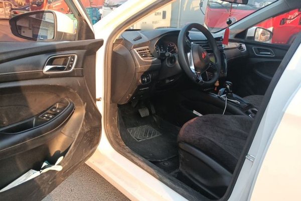 Roewe i5 2019, 92800 км, за 3753 USD - фото 16