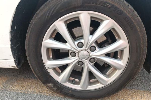 Roewe i5 2019, 92800 км, за 3753 USD - фото 8