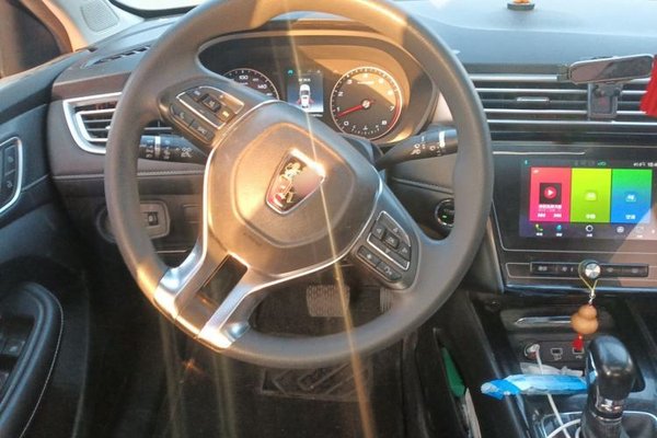 Roewe i5 2019, 92800 км, за 3753 USD - фото 10
