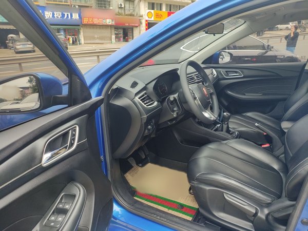 Roewe i5 2020, 86100 км, за 5154 USD - фото 22