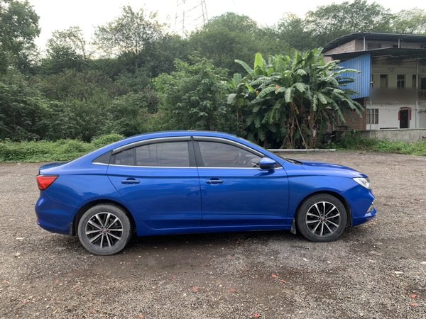 Roewe i5 2020, 86100 км, за 5154 USD - фото 9